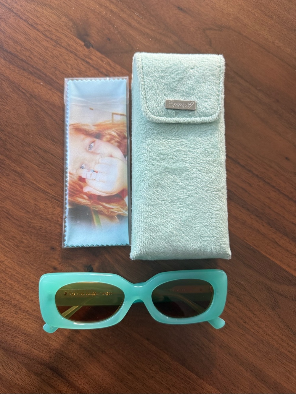 Rectangular Sunglasses - Bold Retro Frame - Picture 6 of 6